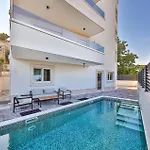 Gorgeous In Okrug Gornji With Wifi Apartment