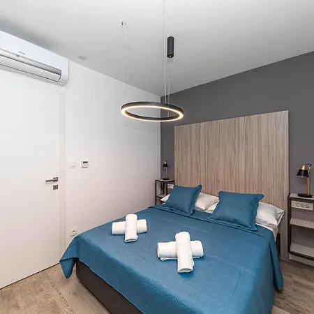 Apartment 2 Bedroom Gorgeous In Okrug Gornji