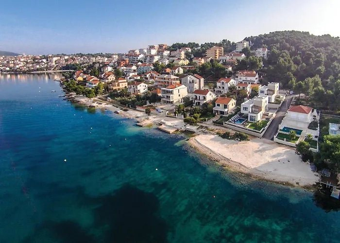 Lovely In Okrug Gornji Appartement Trogir